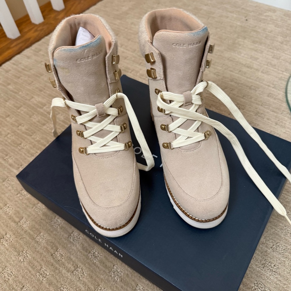 Cole Haan Women's Suede Wedge Lace Up Cream Tan Beige Boots size 7.5